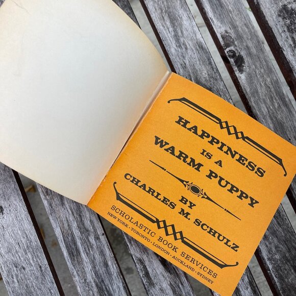 VINTAGE CHARLES SCHULZ MINI BOOK HAPPINESS IS A WARM PUPPY 🐶 FIRST EDITION 1970 - Picture 3 of 14